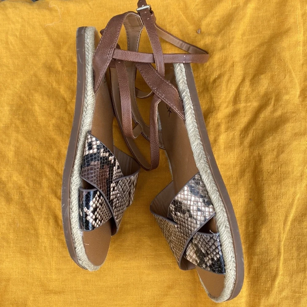Nordstrom Rack Polly Flat Espadrille Snake Print Cross Sandals Size 5
